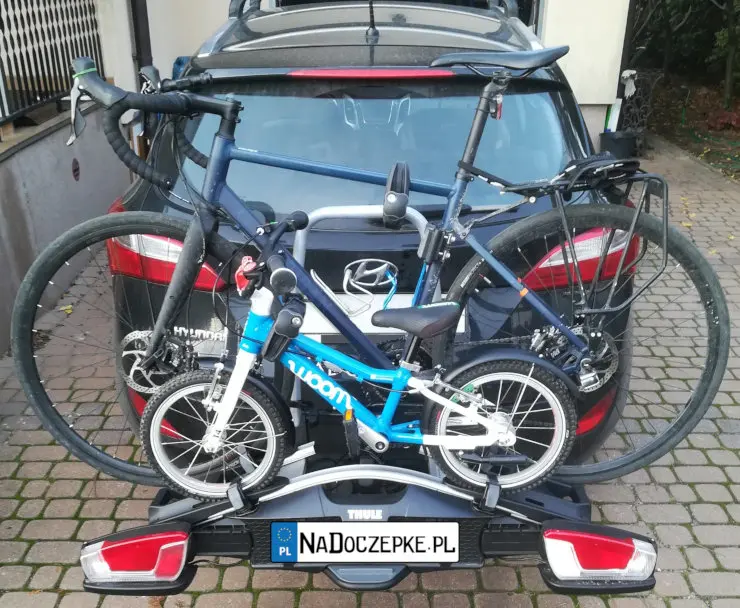 Bez problemu zakłada się zarówno rower z kołami 29'' jak i 14''